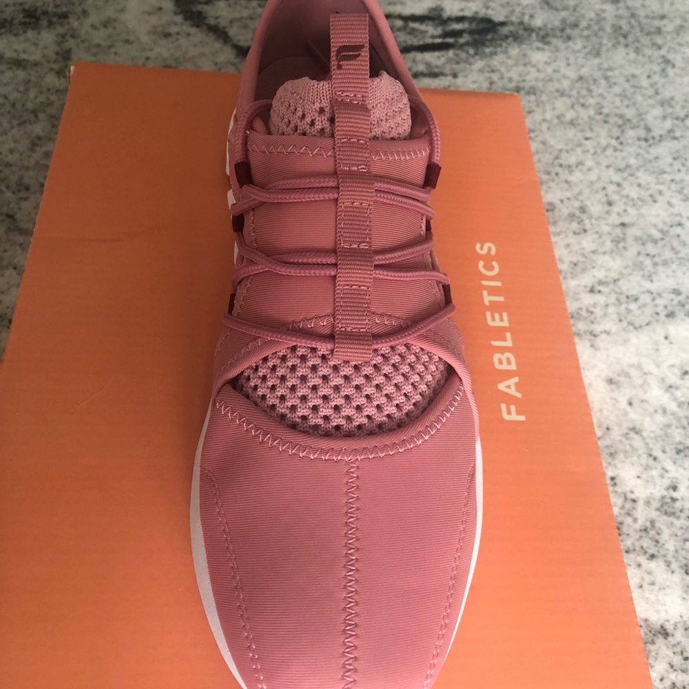 Fabletics - Brookside Performance Sneaker - Picture 4 of 12